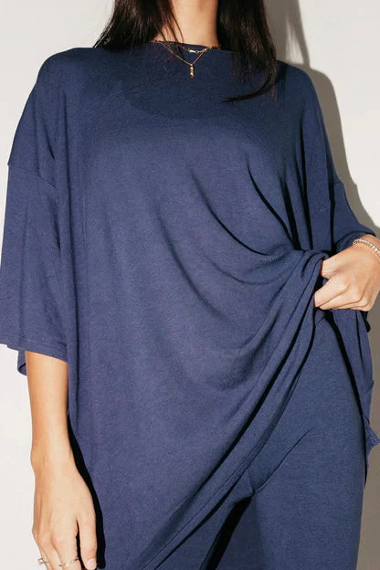 Navando | Comfortabele tweedelige set met oversized T-shirt en short voor dames - Afbeelding 7