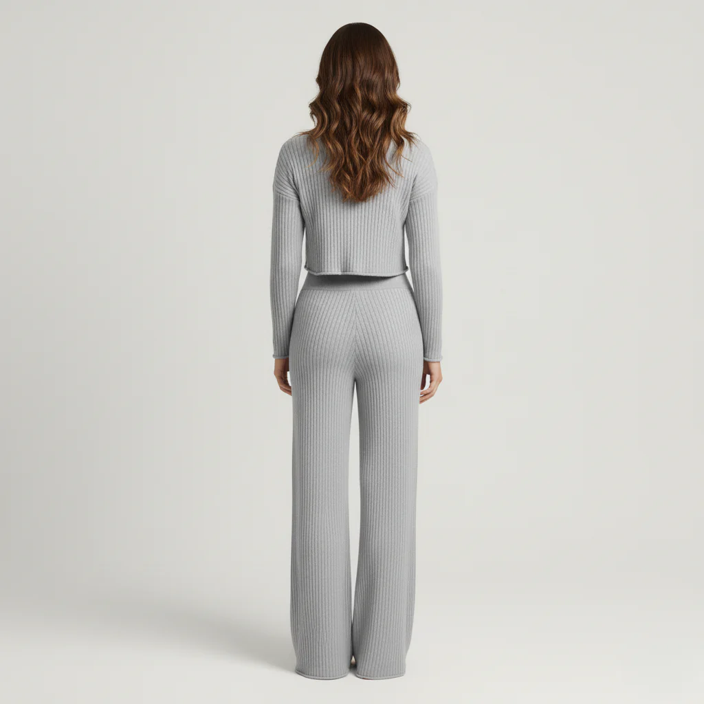 Navando | Gebreide loungewearset met cropped trui en bijpassende broek - Afbeelding 3