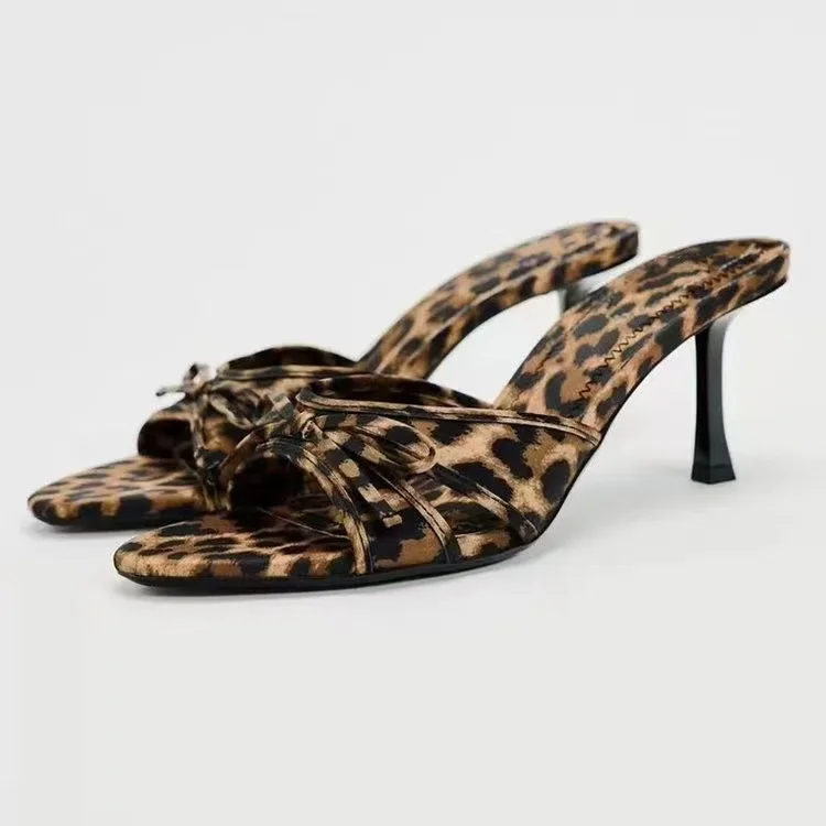 Elegante Muiltjes met Kittenhak en Strikdetail | Navando - Afbeelding 7