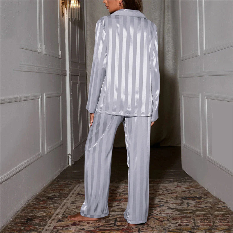 Navando | Zijden pyjama set met lange mouwen top en relaxte broek voor dames - Afbeelding 9
